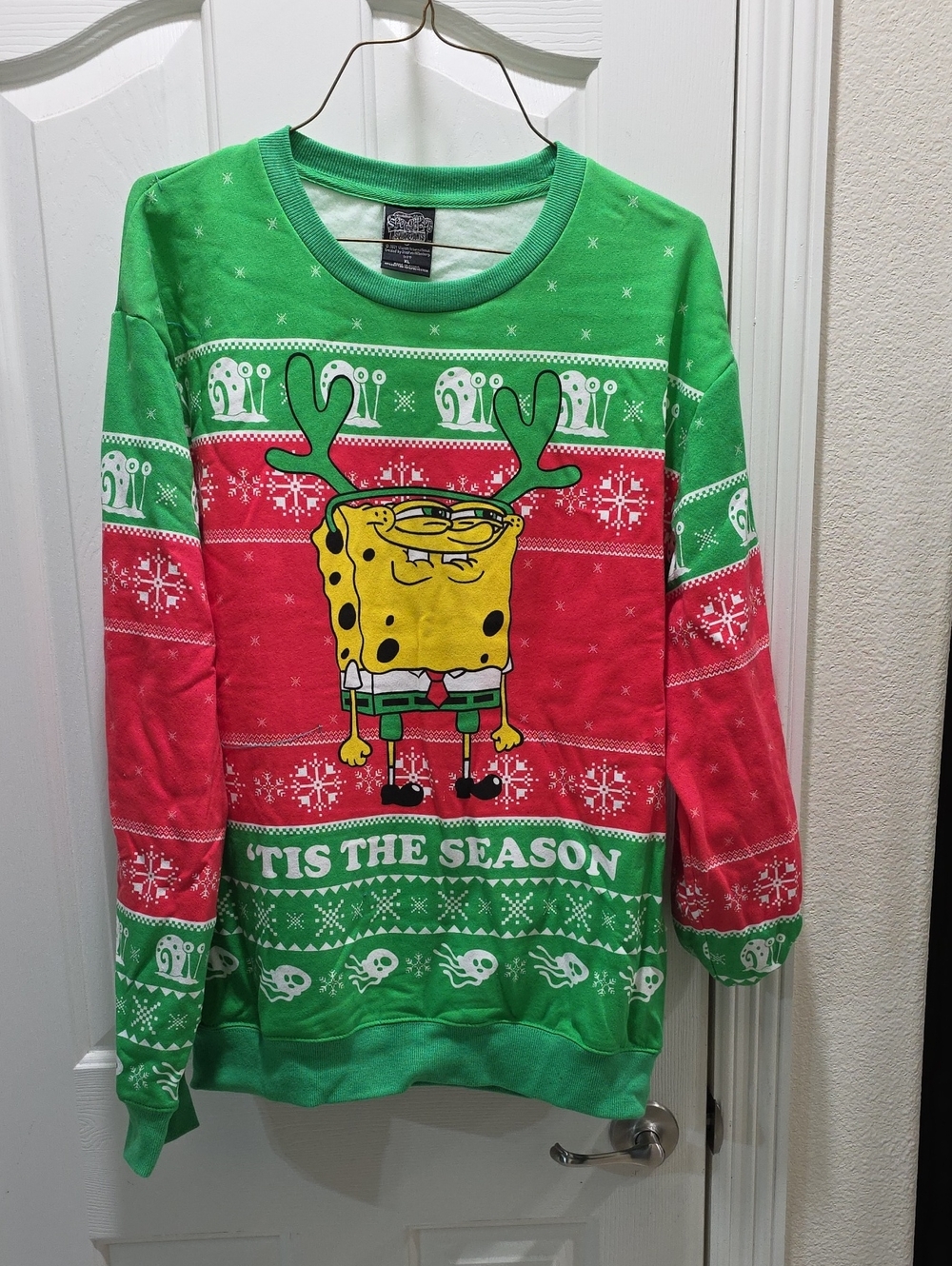 Nickelodeon Green & Red SpongeBob 'Tis The Season Crewneck